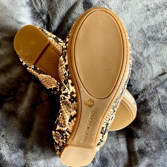 NEW Lucky Brand Dream Snakeskin Flats 6.5 NEW - Picture 3 of 3